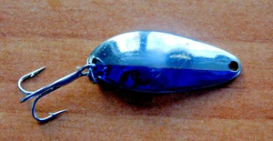 Señuelo de pesca vintage Little Cleo cuchara azul/plateada 1,5" sin gancho cebo para peces - Imagen 1 de 2