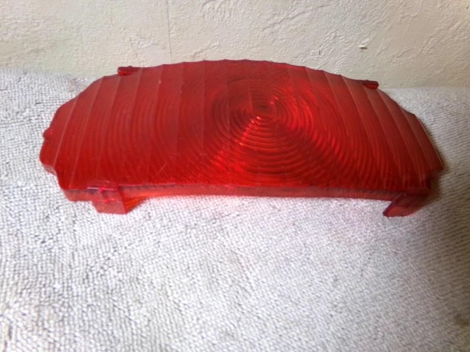 Difusor de lanterna traseira OEM, compatível com 1970 Oldsmobile Cutlass, 442 - Imagem 1 de 3