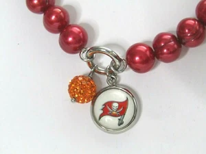 Honora Cultured Pearl 7.0mm NFL Team Stretch Charm Bracelet Buccaneers Average - Picture 1 of 5