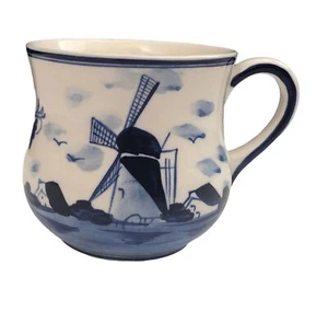 Taza azul Delfts vintage pintada a mano con marcas identificativas - Imagen 1 de 12