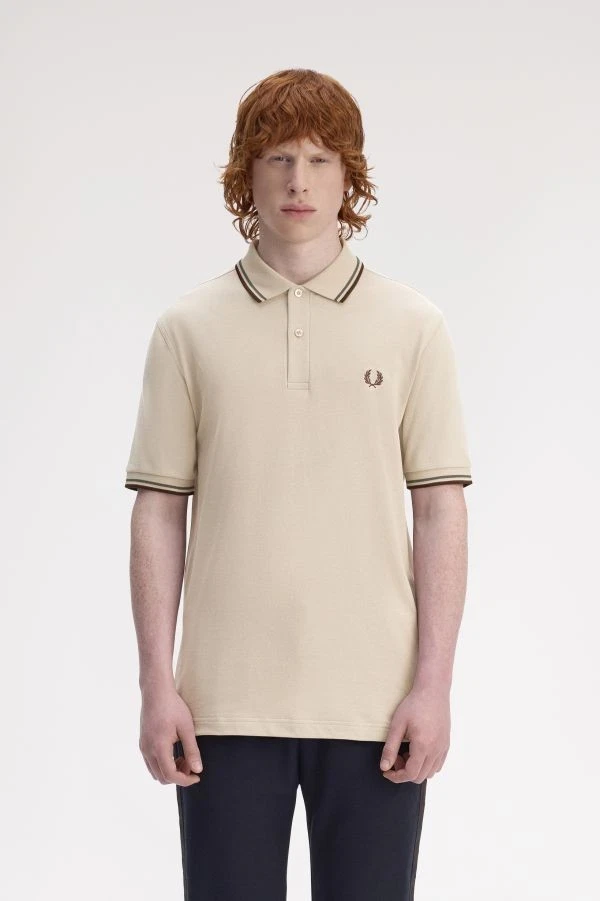 Polo Fred Perry Doble Punta Calce Ajustado Para Hombre M Crudo/Tenni Manga Corta Pullover Foto 1 de 4