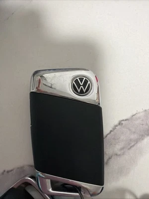 Key Fob Volkswagen Atlas 2022 Used* - Image 1 of 3
