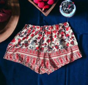 XHILARATION Womens Shorts Multicolored Size Large Red Blue Floral White Boho - Picture 1 of 4