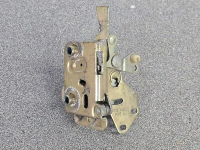 BONITO MONTAJE PESTILLO PUERTA CONDUCTOR ORIGINAL USADO PORSCHE 924 944 928 Foto 1 de 4