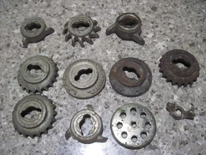 Vintage Meat Grinder Blade Large Lot Of 10 + Wingnut-LF&C++ 2-1/8" diameter - Picture 1 of 5