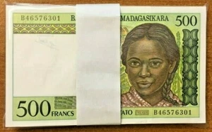 MADAGASCAR 500 FRANCS P-75 1994 x 100 Pcs LOT ANIMAL UNC Full BUNDLE MONEY NOTE - Picture 1 of 2