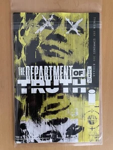 Cómics de imagen de portada de Department of Truth #1 portada una sexta impresión ERROR - Imagen 1 de 2