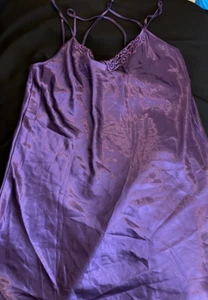 California Dynasty women's purple spaghetti strap Night gown. SZ large - Picture 1 of 7