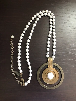 Collar Colgante JAN MICHAEL San Francisco Piedra Howlita Anudada Oro Tono Latón Foto 1 de 4