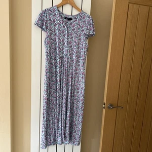 Crew Clothing Co UK Women's Blue Blouse, Ditsy Print, Flutter Sleeve Midi dress - Picture 1 of 3