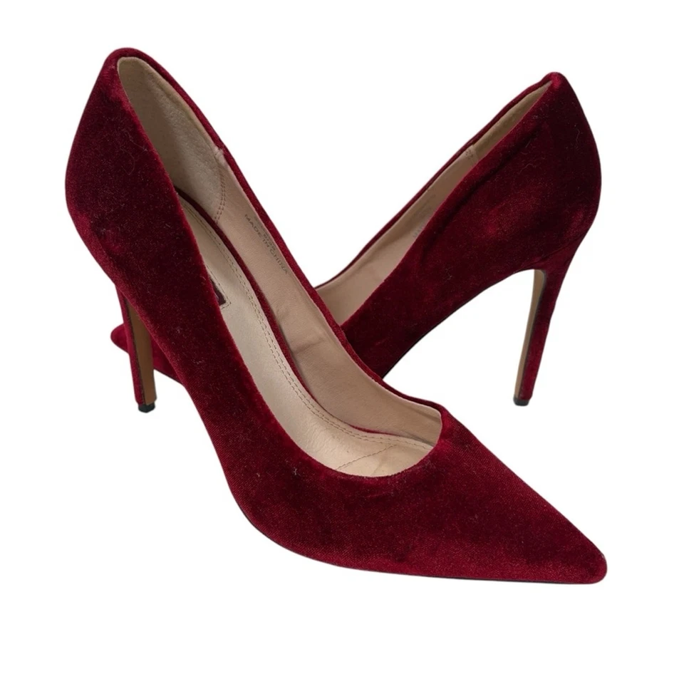 Zapatos de tacón alto de terciopelo rojo Topshop para mujer 6 punta cerrada Foto 1 de 4