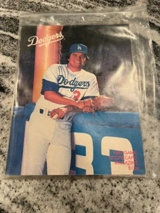 Vintage Los Angeles Dodgers 1984 Game Scorecard Magazine Fernando Valenzuela - Picture 1 of 2