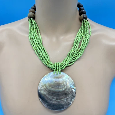 Ожерелье с подвеской из перламутра оливковые семена бусины на пуговицах деревянные бусины новое - Изображение 1 из 4