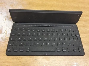 Apple iPad Smart Keyboard A1829 - Nero - Foto 1 di 1