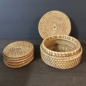 Juego de 5 posavasos redondos de rafia tejida boho con soporte de cesta tejida con tapa - Imagen 1 de 6
