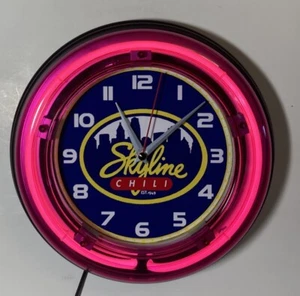 Skyline Chili Logo Neon Wand Hängeuhr - Bild 1 von 2