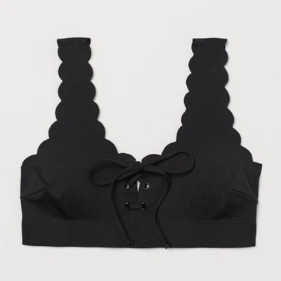 Top de bikini H&M negro festoneado con cordones vieira traje de baño verano nuevo con etiquetas talla 8 Foto 1 de 4