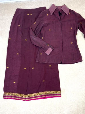 2 piezas Traje Borgoña Falda Larga Calce Ajustado Chaqueta Dobladillo Dorado Bordado Hecho a Mano Sari Foto 1 de 4