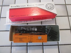 INTERMOUNTAIN RAILWAY PACIFIC FRUIT EXPRESS REEFER CAR HO SCALE - Picture 1 of 5
