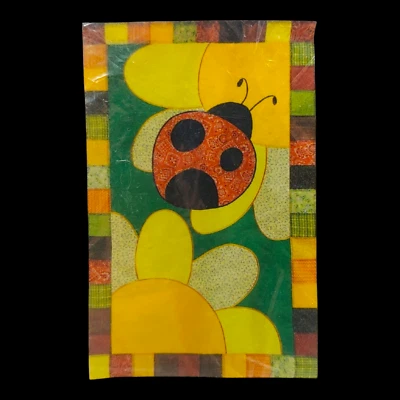 Bandera de jardín de tela Stitchworks Ladybug - 28x44 amarillo verde primavera verano flores Foto 1 de 4