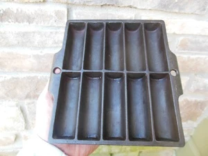 Vintage Cast Iron Corn Bread Pone Pan Old 10 Slot Bread Stick Roll Cornbread - Picture 1 of 8