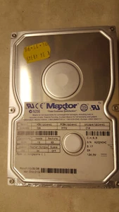 Maxtor 90432D2 – 3.5”standard 40 pin IDE hard disc drive - Afbeelding 1 van 8