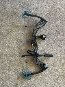 Bowtech Eva Shockey Left Handed Compound Bow - Picture 1 of 8
