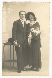 WEDDING PORTRAIT : ATTRACTIVE COUPLE : (1920’s) - Picture 1 of 2