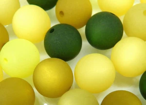 12 XL PolarisPerlen 16mm groß matt  Farbmix Grün Töne Oliv - Bild 1 von 1