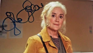 SOPHIE THOMPSON HARRY POTTER, AUTOGRAPHED 7 X 4 PHOTOGRAPH - Picture 1 of 1