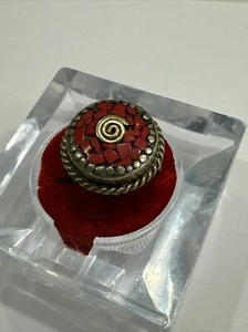 Vintage Large Face Silver Tone Ring With Red Accent Stones Size 6.75 - Picture 1 of 10