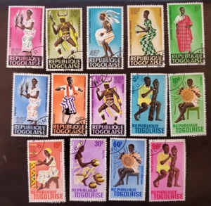 12 sellos de Togo - Disfraces, Danzas, Música - Lote #15C - Imagen 1 de 1