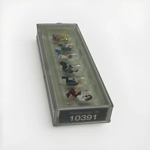 HO Preiser 10391 sitzende Gäste für Eisenbahn Speisewagen: TEILFIGUREN  - Bild 1 von 4