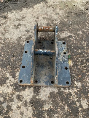 Excavator breaker/ attachment headstock,  45mm pins...5 ton...... £180+VAT - Image 1 of 3