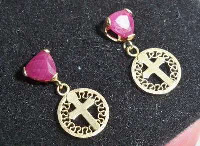 Brincos extraídos naturais opacos corte trilhão rubi 14K pedras preciosas raras da Terra - Imagem 1 de 4