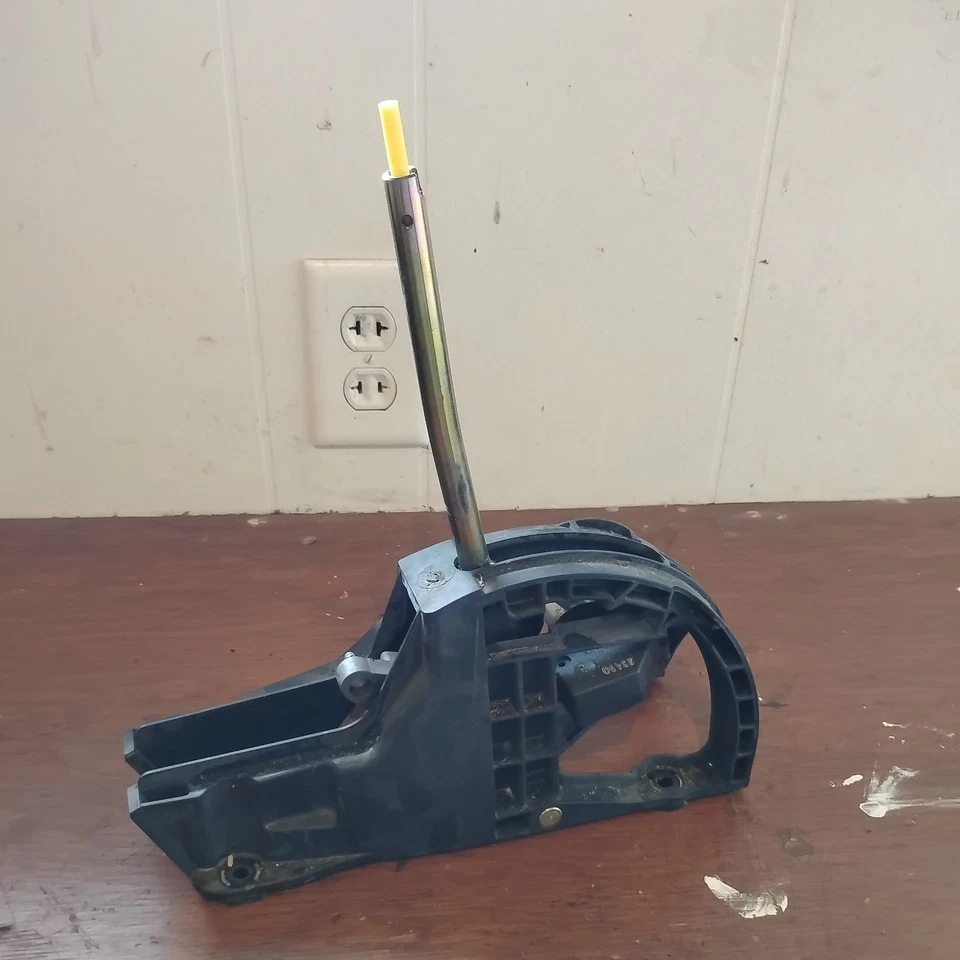 Oldsmobile Bravada 2002 02 transmisión automática palanca de cambios de piso OEM Foto 1 de 4