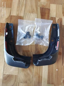 Nuevo guardabarros delantero y trasero genuino OEM para Suzuki Swift 2018-2023 - Imagen 1 de 6