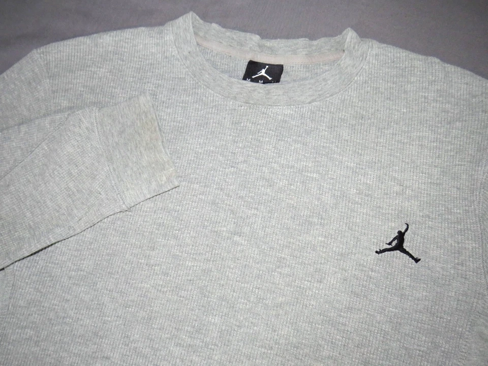 Camisa Térmica Para Hombre Air Jordan Manga Larga Gris Waffle Jumpman Logo Mediana Foto 1 de 4