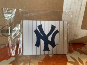 New York Yankees Car or Refrigerator Magnet 3 x 4 NEW - Picture 1 of 2