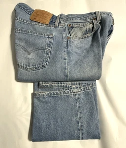 VTG 90's Levi’s 501 Men's Medium Wash Blue Button Fly Jeans 34x34 Straight USA - Picture 1 of 6