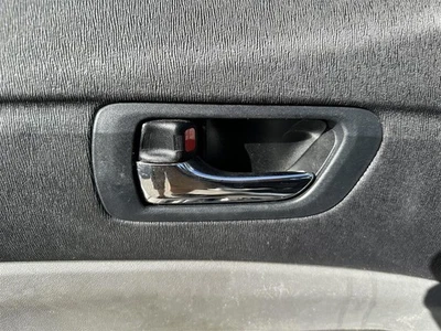 Manija interior puerta conductor delantero izquierdo 2004 05 06 07 08 09 Toyota Prius Foto 1 de 4