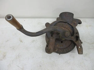 Antiguo Blackhawk Corn Sheller -AH Patch Inc. R22 - Imagen 1 de 6