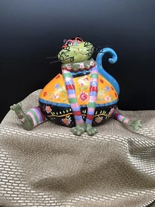 Catitudes Joyce Shelton Funny Cat Ceramic Figurine Cat Lovers - Picture 1 of 6
