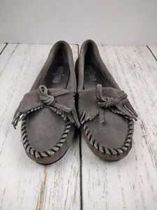 Minnetonka Moccasin Loafer Wm Sz 6.5 Shoes Gray Suede Fringe DrivingFlat SlipOn - Picture 1 of 8