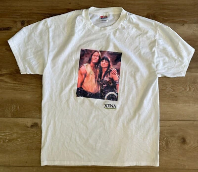 Camiseta De Colección 1995 MCA Televisión Xena Guerrero Princesa Blanca Puntada Única Grande Foto 1 de 4