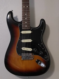 Fender American Ultra Stratocaster Right-Handed Electric Guitar - Sunburst - Picture 1 of 24