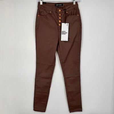 Pantalones de mezclilla ajustados de tiro alto Almost Famous Juniors talla 5 marrón imitación cuero botón mosca Foto 1 de 4