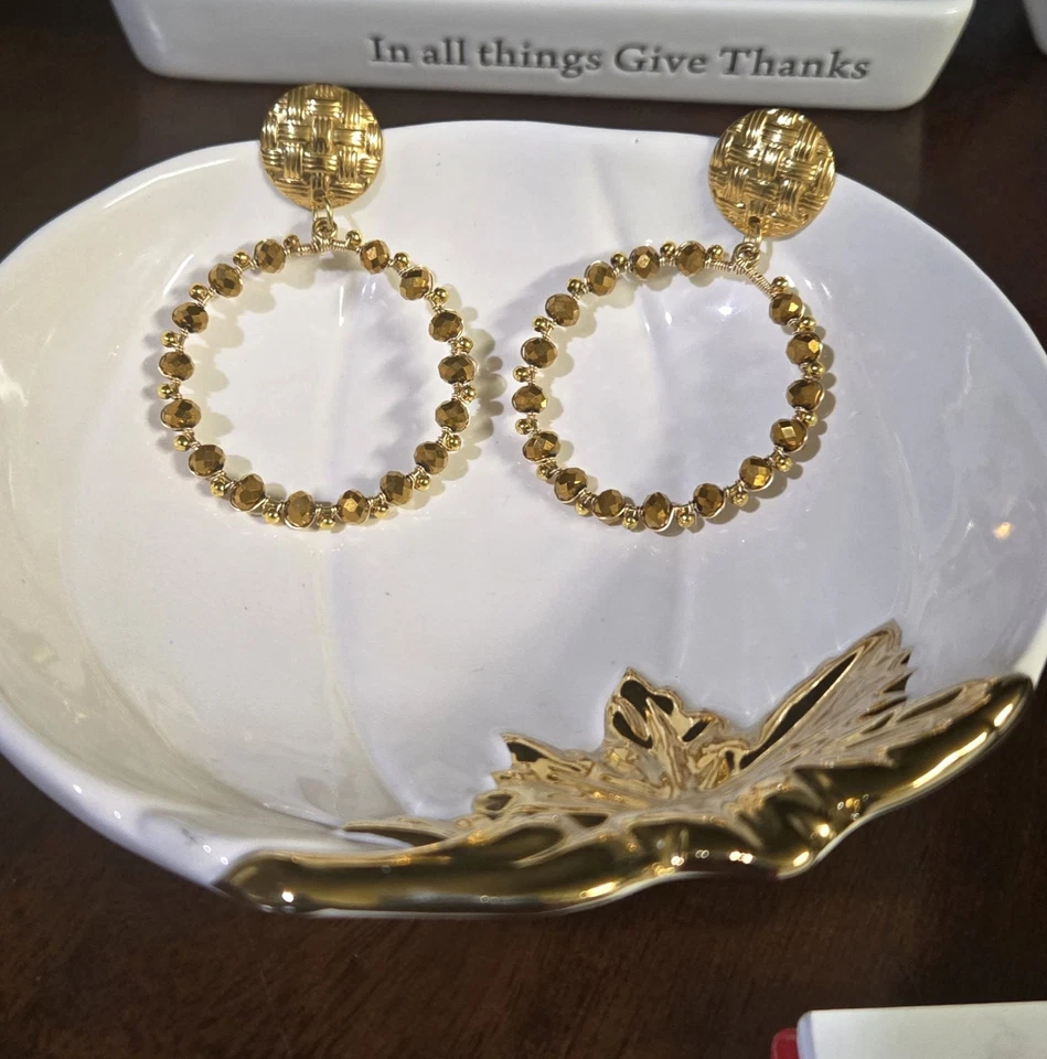 Pendientes colgantes de cristal. con postes de acero inoxidable. Hecho a mano. Foto 1 de 4