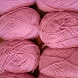 10 Balls of Heirloom Alpaca wool Pink - Picture 1 of 3