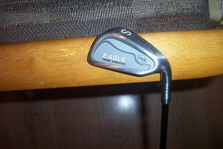 BRAND NEW Spalding Eagle Sand Wedge  SW   Graphite shaft RH  - Image 1 of 1